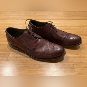 Joseph Abboud brown wingtip dress shoes. SIZE 11